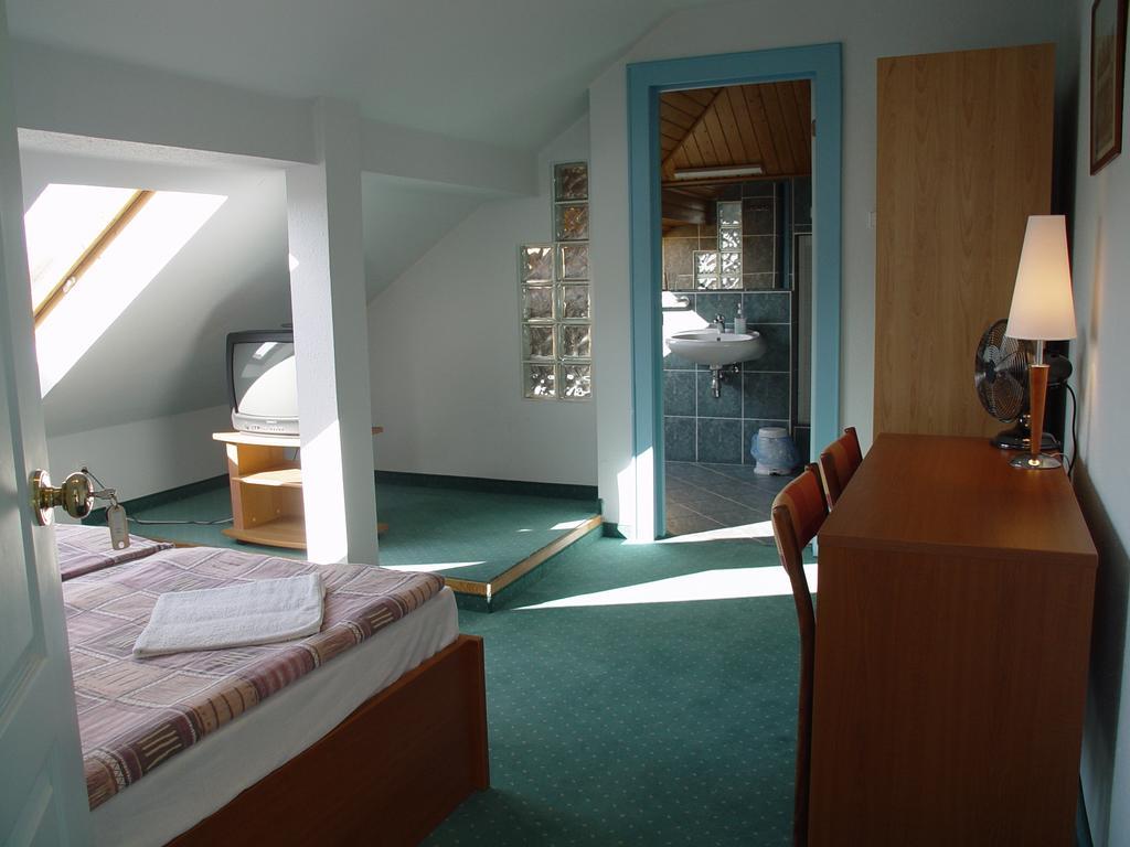 Hotel Menthol Budapeste Exterior foto