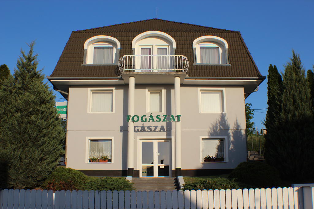 Hotel Menthol Budapeste Exterior foto